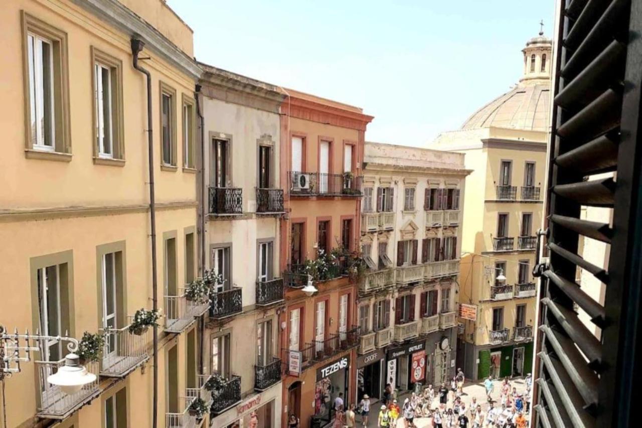 Appartamento Cagliari Centro Con Vista Sul Porto エクステリア 写真